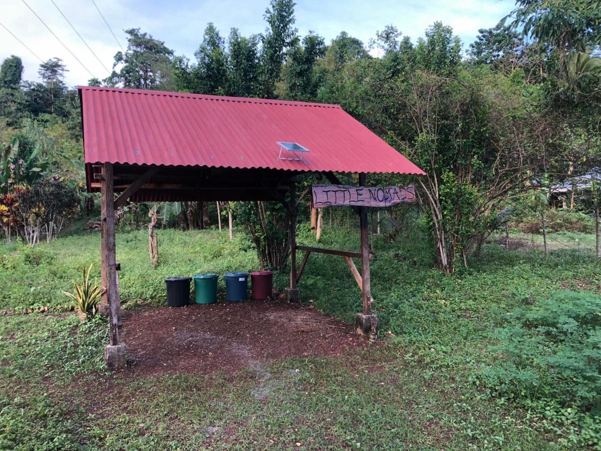 Little Nomads Eco-Guesthouse シキホール エクステリア 写真